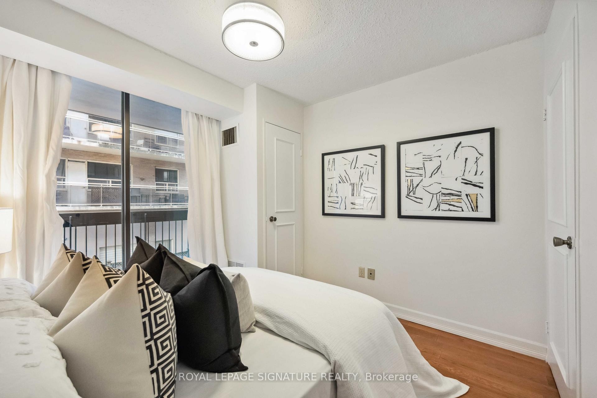 









212


St. George

Street, 201,
Toronto,




ON
M5R 2N5


