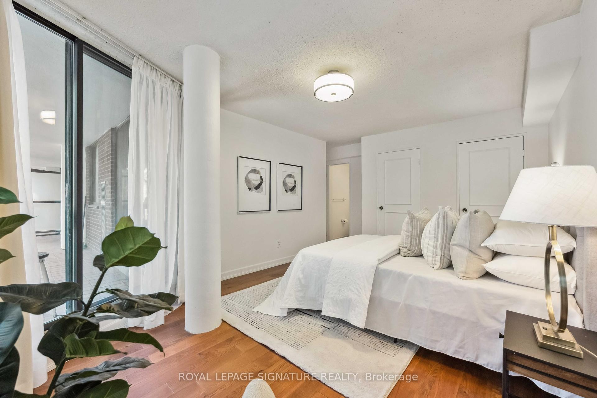 









212


St. George

Street, 201,
Toronto,




ON
M5R 2N5

