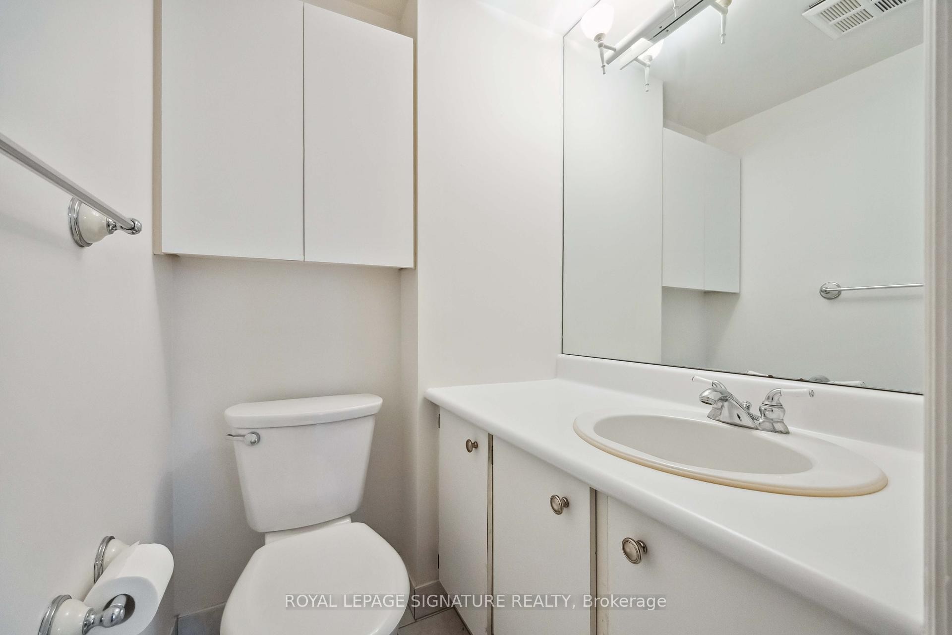 









212


St. George

Street, 201,
Toronto,




ON
M5R 2N5

