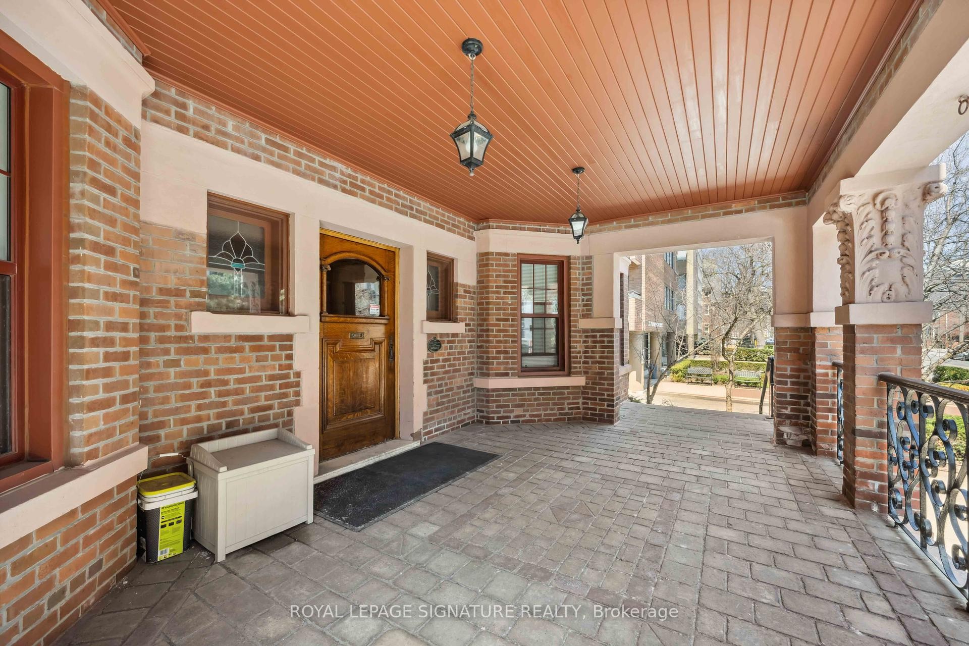 









212


St. George

Street, 201,
Toronto,




ON
M5R 2N5

