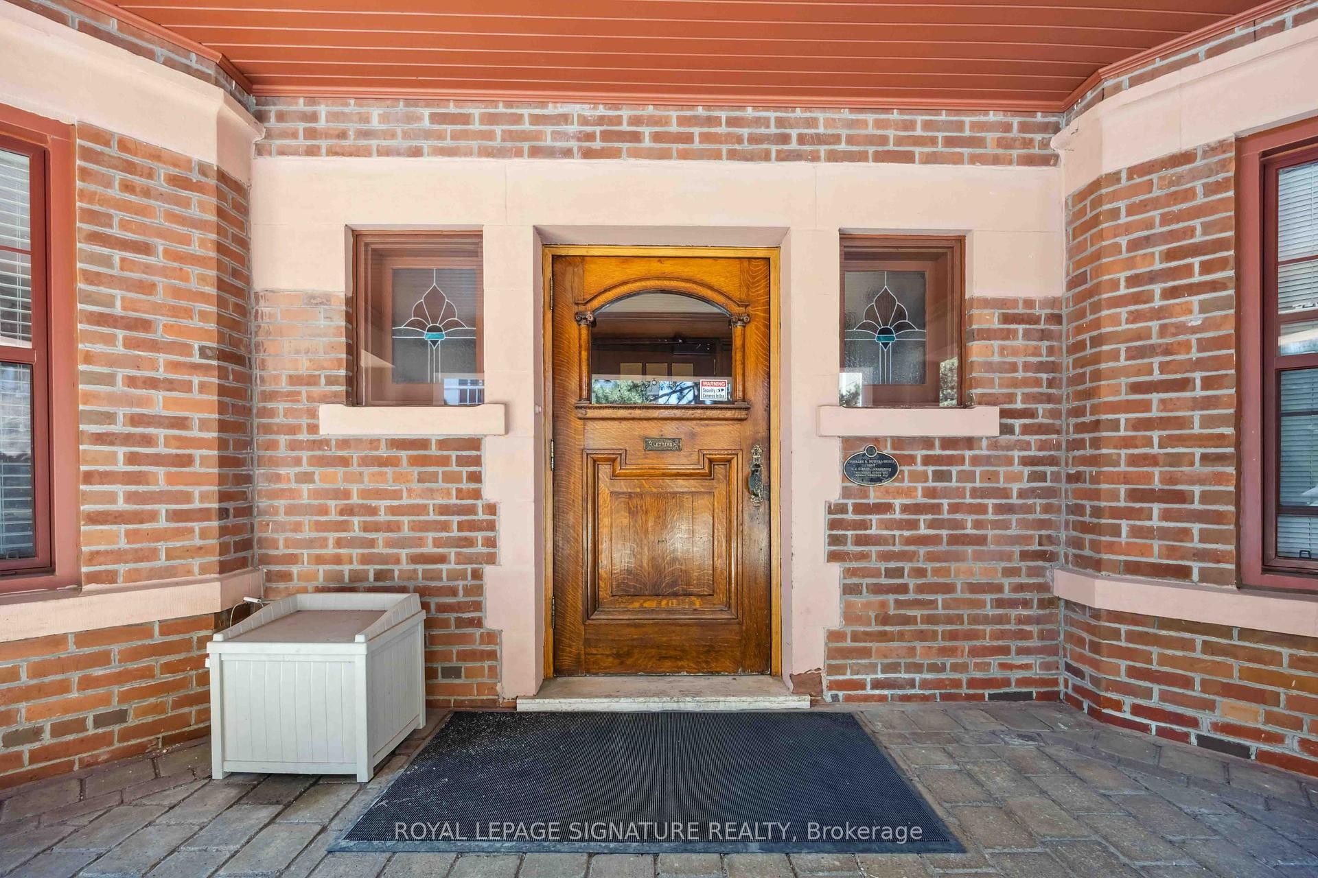 









212


St. George

Street, 201,
Toronto,




ON
M5R 2N5

