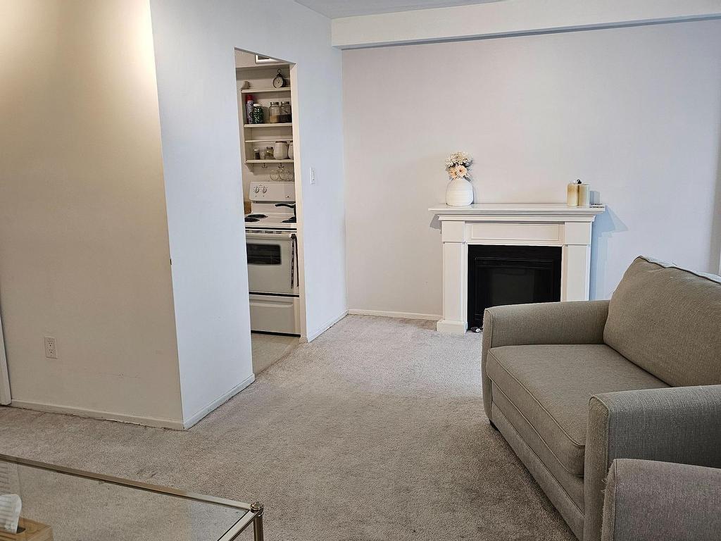 









10


Edgecliff

Golfway, 1711,
Toronto,




ON
M3C 3A3

