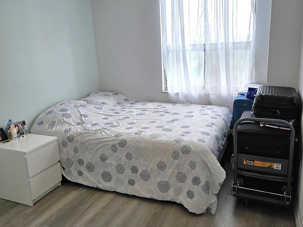 









10


Edgecliff

Golfway, 1711,
Toronto,




ON
M3C 3A3

