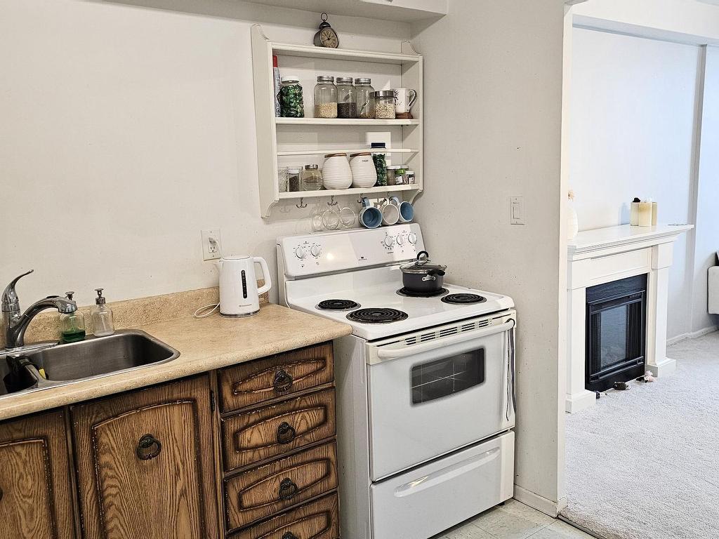 









10


Edgecliff

Golfway, 1711,
Toronto,




ON
M3C 3A3

