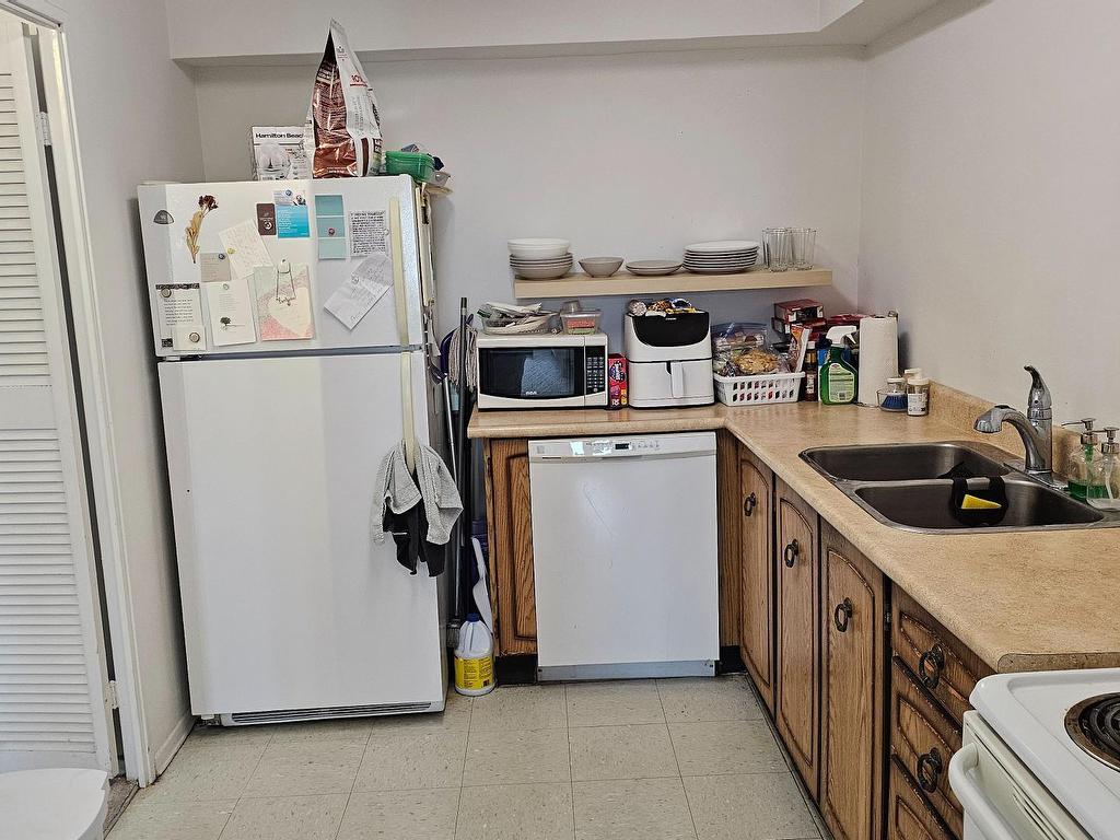 









10


Edgecliff

Golfway, 1711,
Toronto,




ON
M3C 3A3

