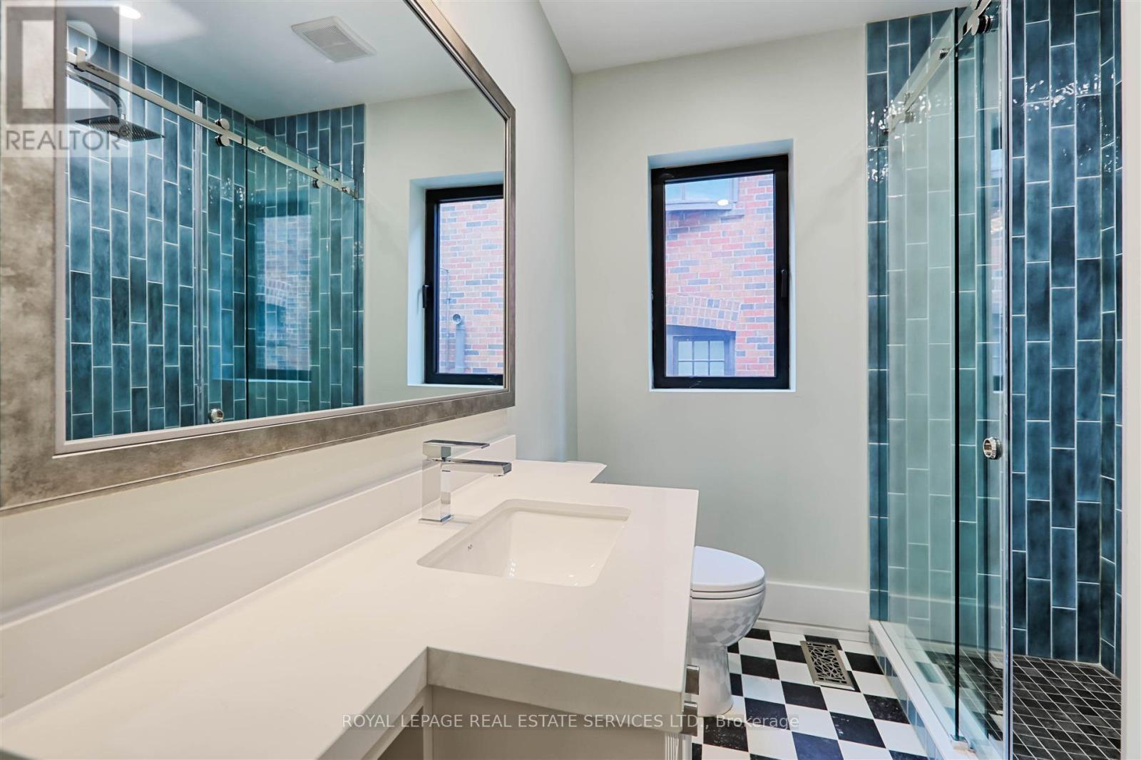 












324 RIVERSIDE DRIVE

,
Toronto,




Ontario
M6S4B2

