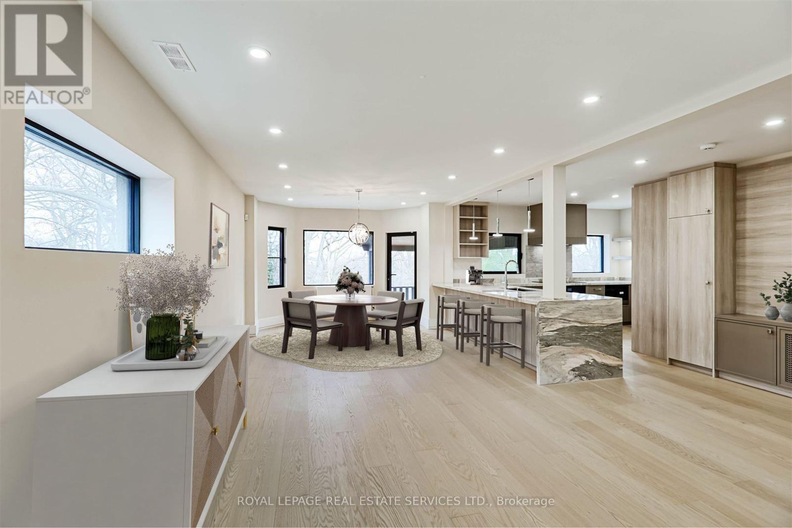 












324 RIVERSIDE DRIVE

,
Toronto,




Ontario
M6S4B2

