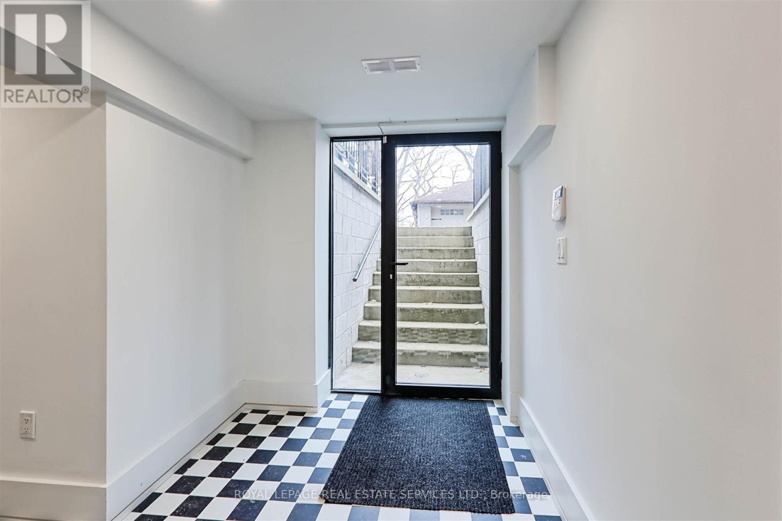 












324 RIVERSIDE DRIVE

,
Toronto,




Ontario
M6S4B2

