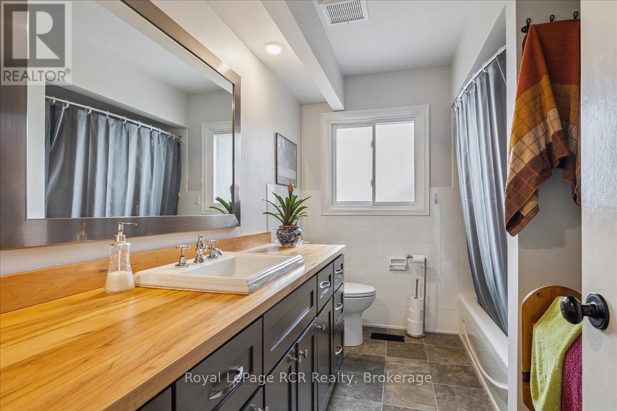 












70 CAMBRAI ROAD

,
Grey Highlands,




Ontario
N0C1H0

