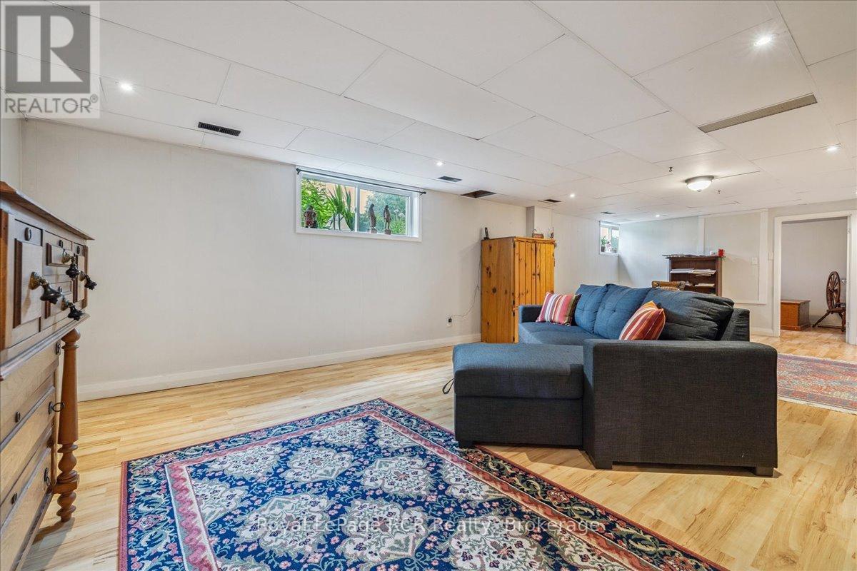 












70 CAMBRAI ROAD

,
Grey Highlands,




Ontario
N0C1H0

