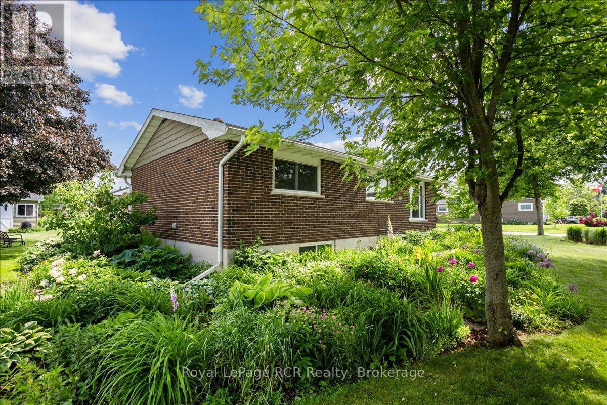 












70 CAMBRAI ROAD

,
Grey Highlands,




Ontario
N0C1H0

