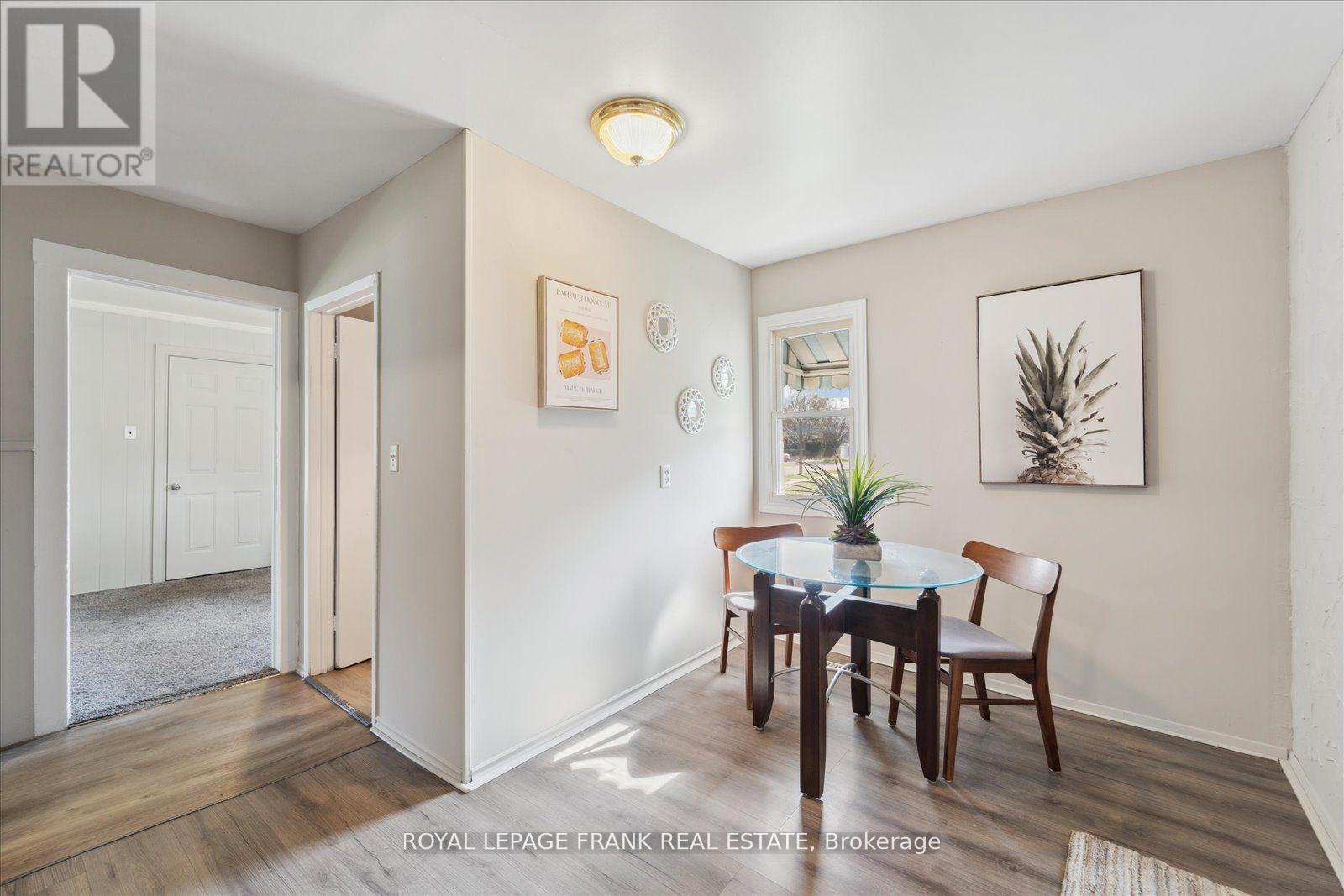 












354 PINE AVENUE

,
Oshawa (Vanier),




Ontario
L1J2H4

