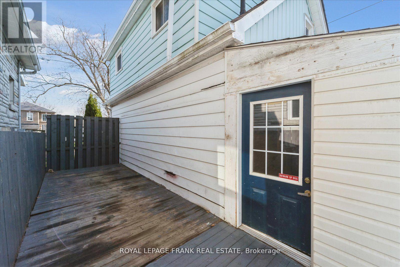 












354 PINE AVENUE

,
Oshawa (Vanier),




Ontario
L1J2H4

