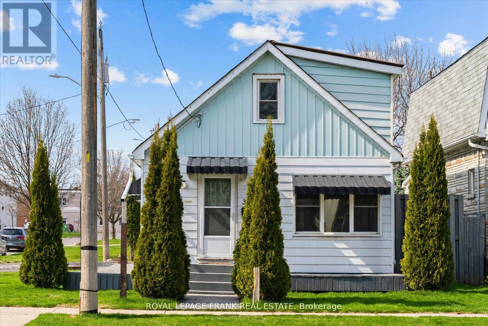 












354 PINE AVENUE

,
Oshawa (Vanier),




Ontario
L1J2H4


