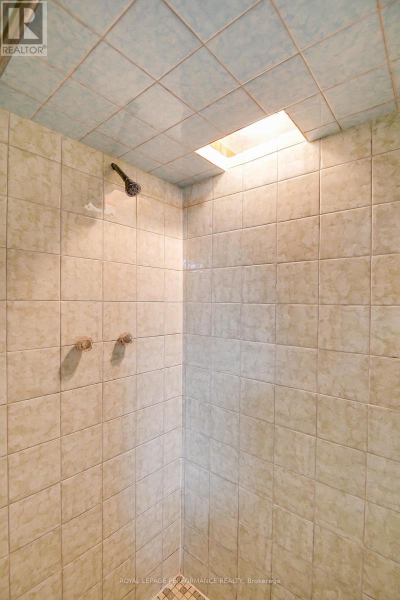 












1379 MAYVIEW AVENUE

,
Ottawa,




Ontario
K1Z8H6

