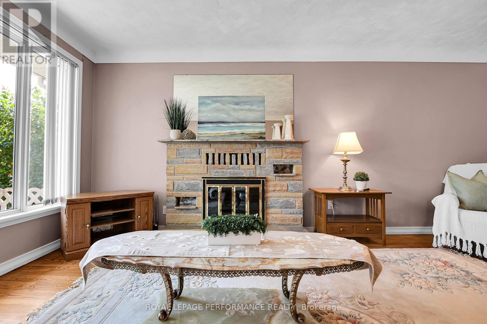 












1379 MAYVIEW AVENUE

,
Ottawa,




Ontario
K1Z8H6

