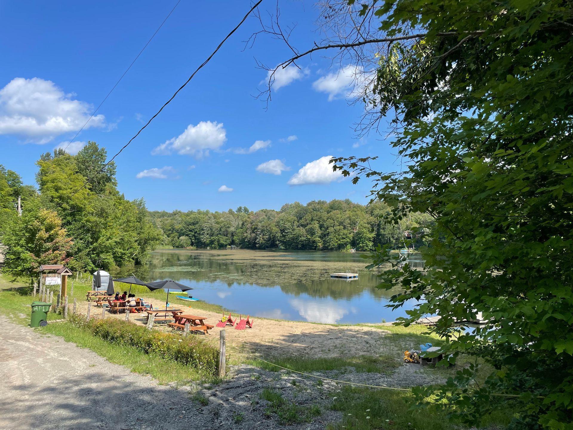 












Rue des Mésanges

,
Brownsburg-Chatham,







QC
J8G2M6

