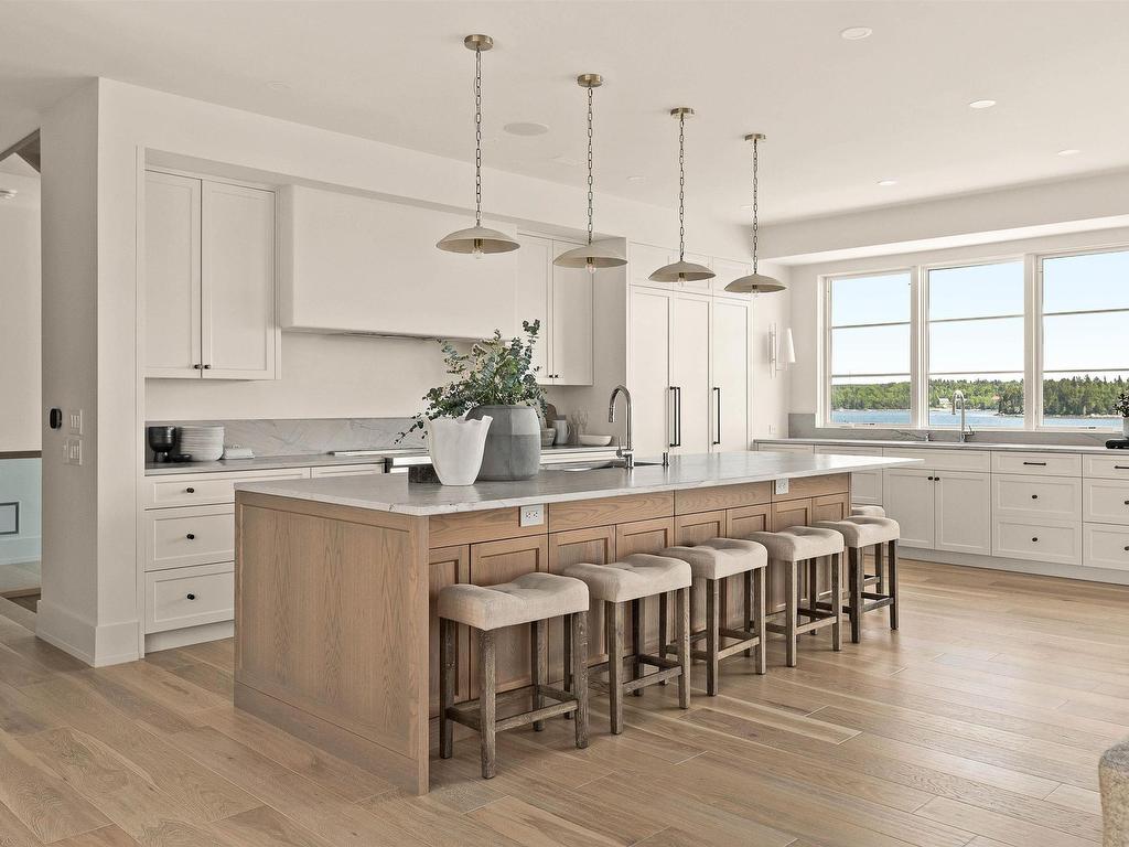 












7026 St Margarets Bay Road

,
Boutiliers Point,




NS
B3Z 1W1

