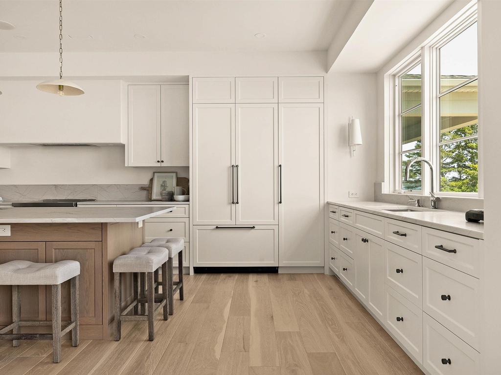 












7026 St Margarets Bay Road

,
Boutiliers Point,




NS
B3Z 1W1

