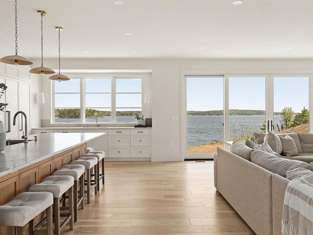 












7026 St Margarets Bay Road

,
Boutiliers Point,




NS
B3Z 1W1

