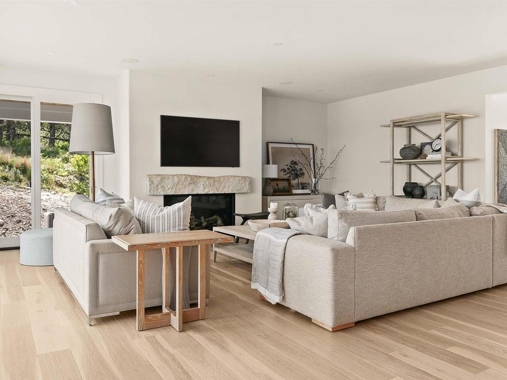 












7026 St Margarets Bay Road

,
Boutiliers Point,




NS
B3Z 1W1

