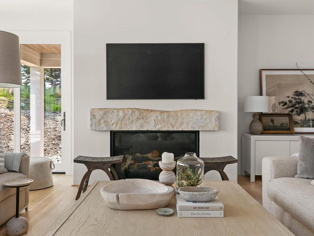 












7026 St Margarets Bay Road

,
Boutiliers Point,




NS
B3Z 1W1

