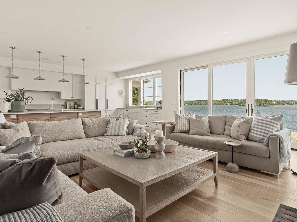 












7026 St Margarets Bay Road

,
Boutiliers Point,




NS
B3Z 1W1

