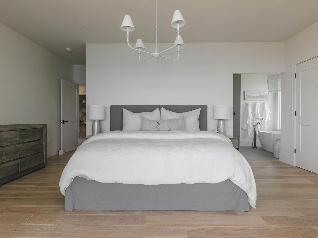 












7026 St Margarets Bay Road

,
Boutiliers Point,




NS
B3Z 1W1

