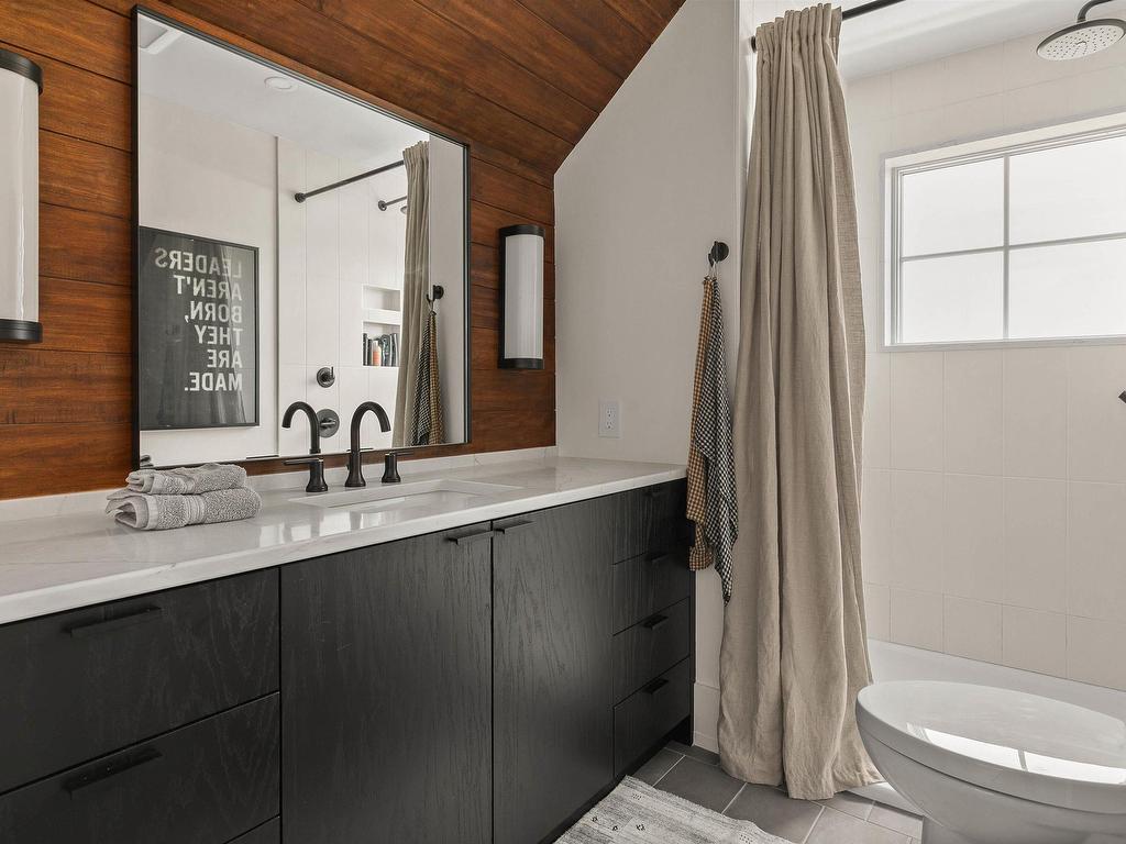 












7026 St Margarets Bay Road

,
Boutiliers Point,




NS
B3Z 1W1

