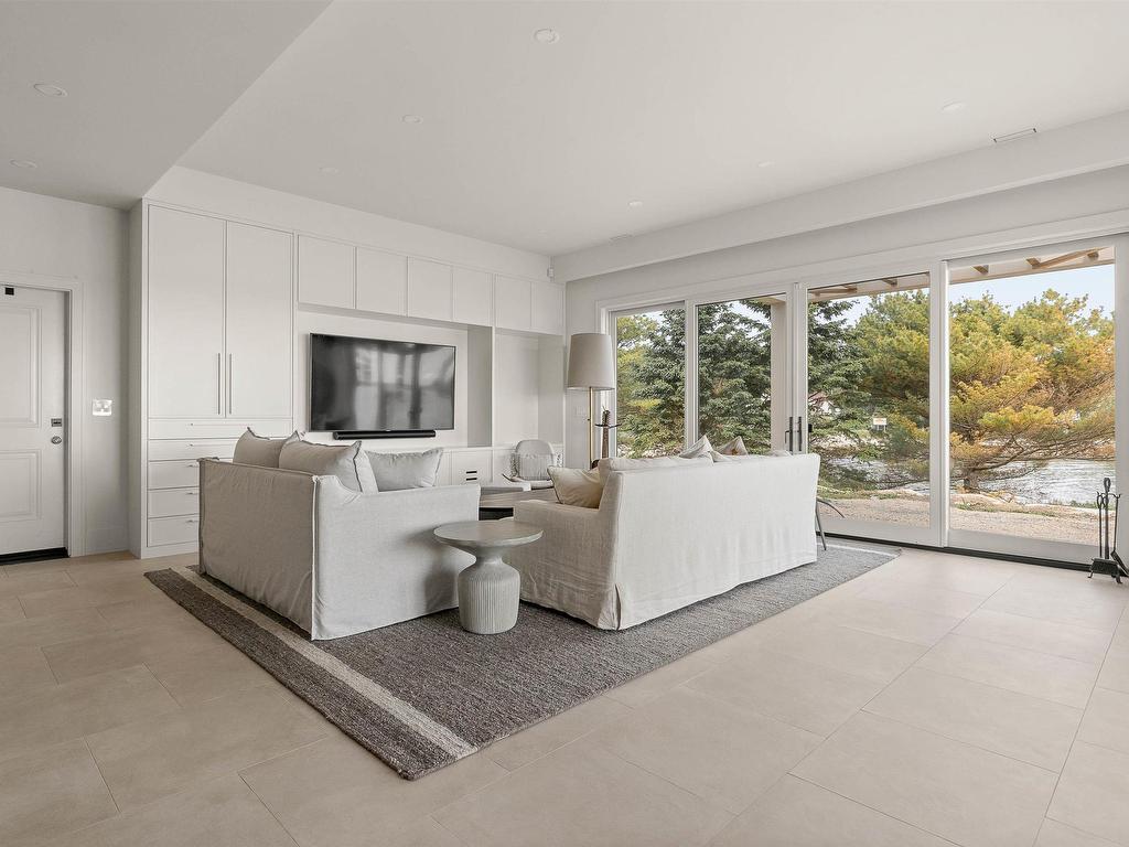 












7026 St Margarets Bay Road

,
Boutiliers Point,




NS
B3Z 1W1

