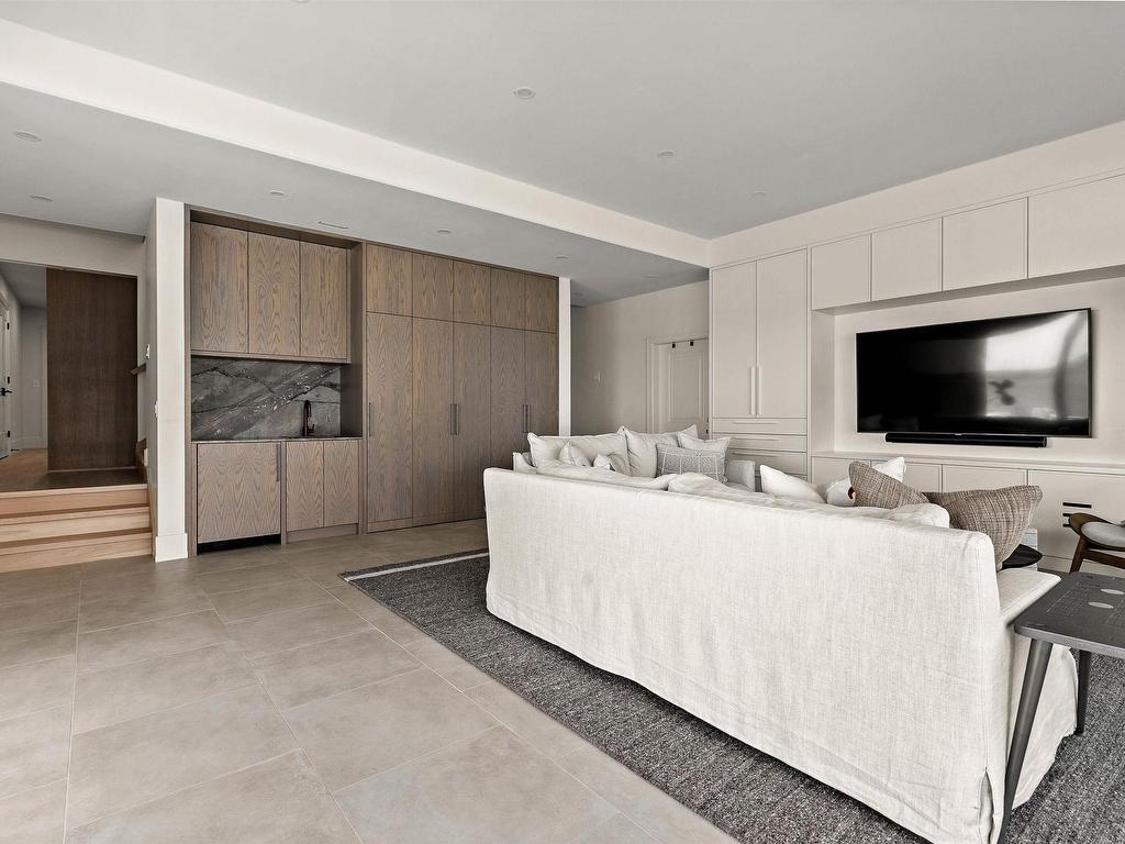 












7026 St Margarets Bay Road

,
Boutiliers Point,




NS
B3Z 1W1

