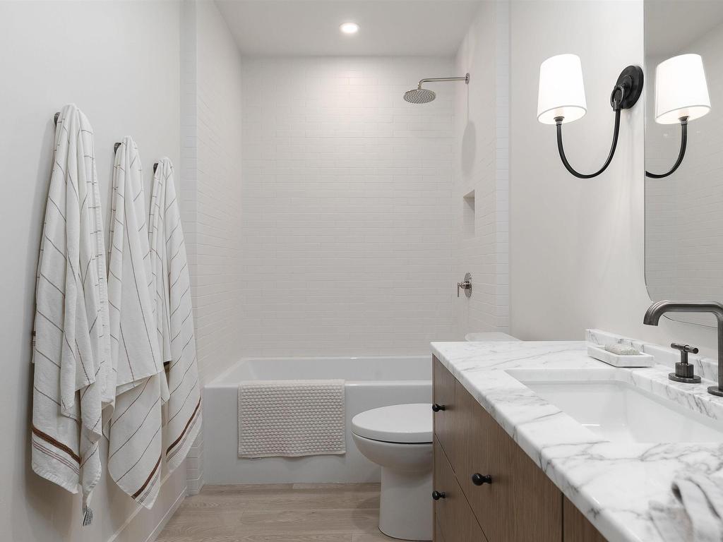 












7026 St Margarets Bay Road

,
Boutiliers Point,




NS
B3Z 1W1

