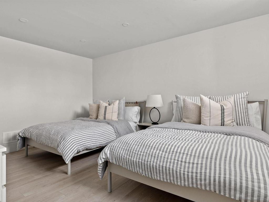 












7026 St Margarets Bay Road

,
Boutiliers Point,




NS
B3Z 1W1

