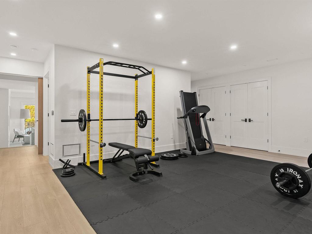 












7026 St Margarets Bay Road

,
Boutiliers Point,




NS
B3Z 1W1

