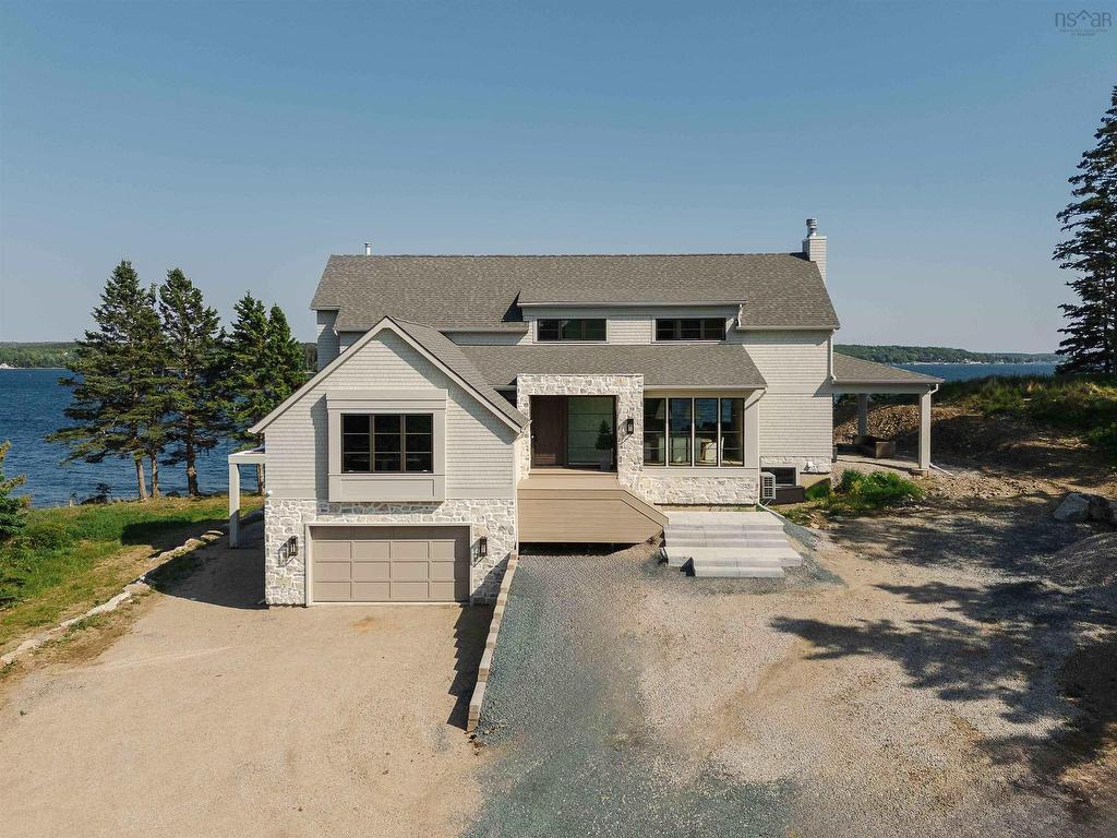 












7026 St Margarets Bay Road

,
Boutiliers Point,




NS
B3Z 1W1

