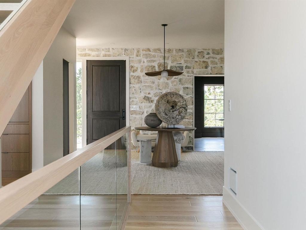 












7026 St Margarets Bay Road

,
Boutiliers Point,




NS
B3Z 1W1

