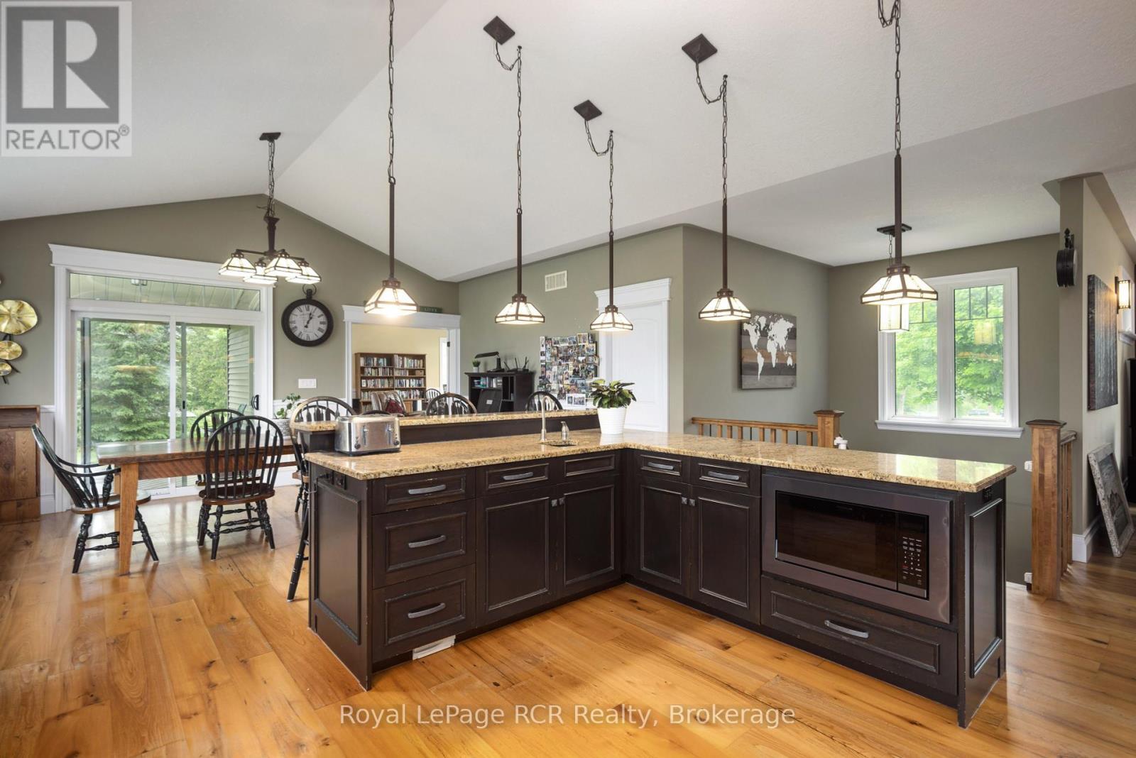 












023038 HOLLAND-SYDENHAM TOWNLINE

,
Chatsworth,




Ontario
N0H1G0

