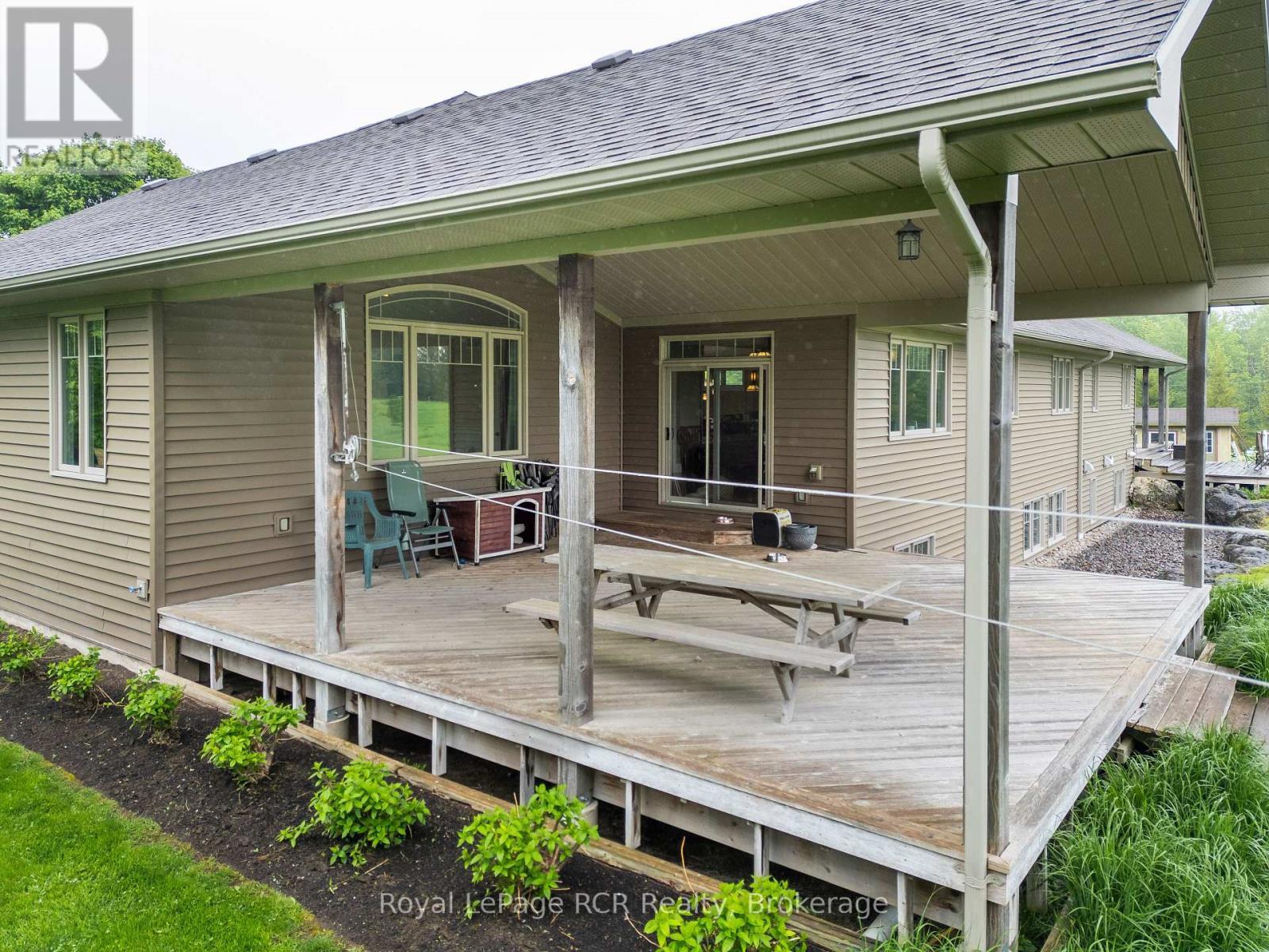 












023038 HOLLAND-SYDENHAM TOWNLINE

,
Chatsworth,




Ontario
N0H1G0

