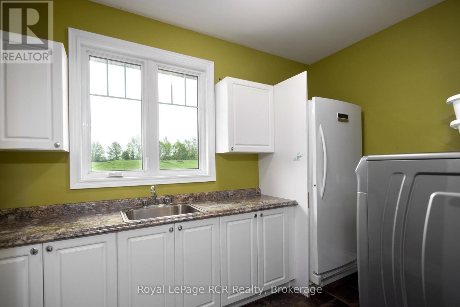 












023038 HOLLAND-SYDENHAM TOWNLINE

,
Chatsworth,




Ontario
N0H1G0

