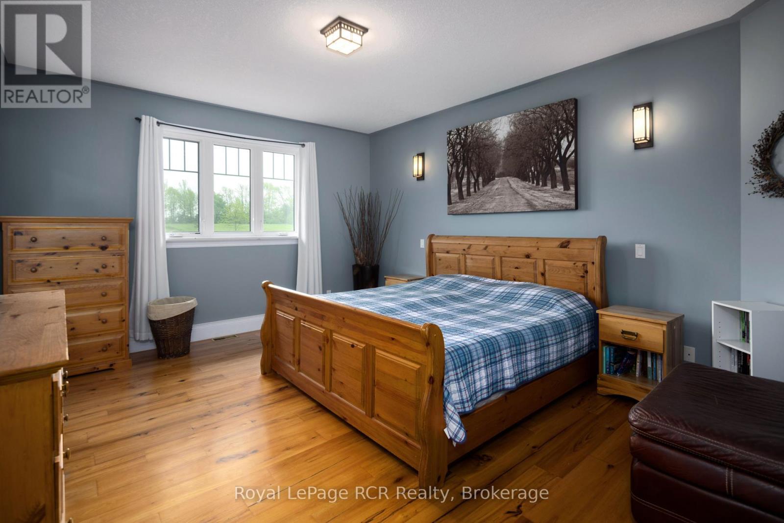 












023038 HOLLAND-SYDENHAM TOWNLINE

,
Chatsworth,




Ontario
N0H1G0

