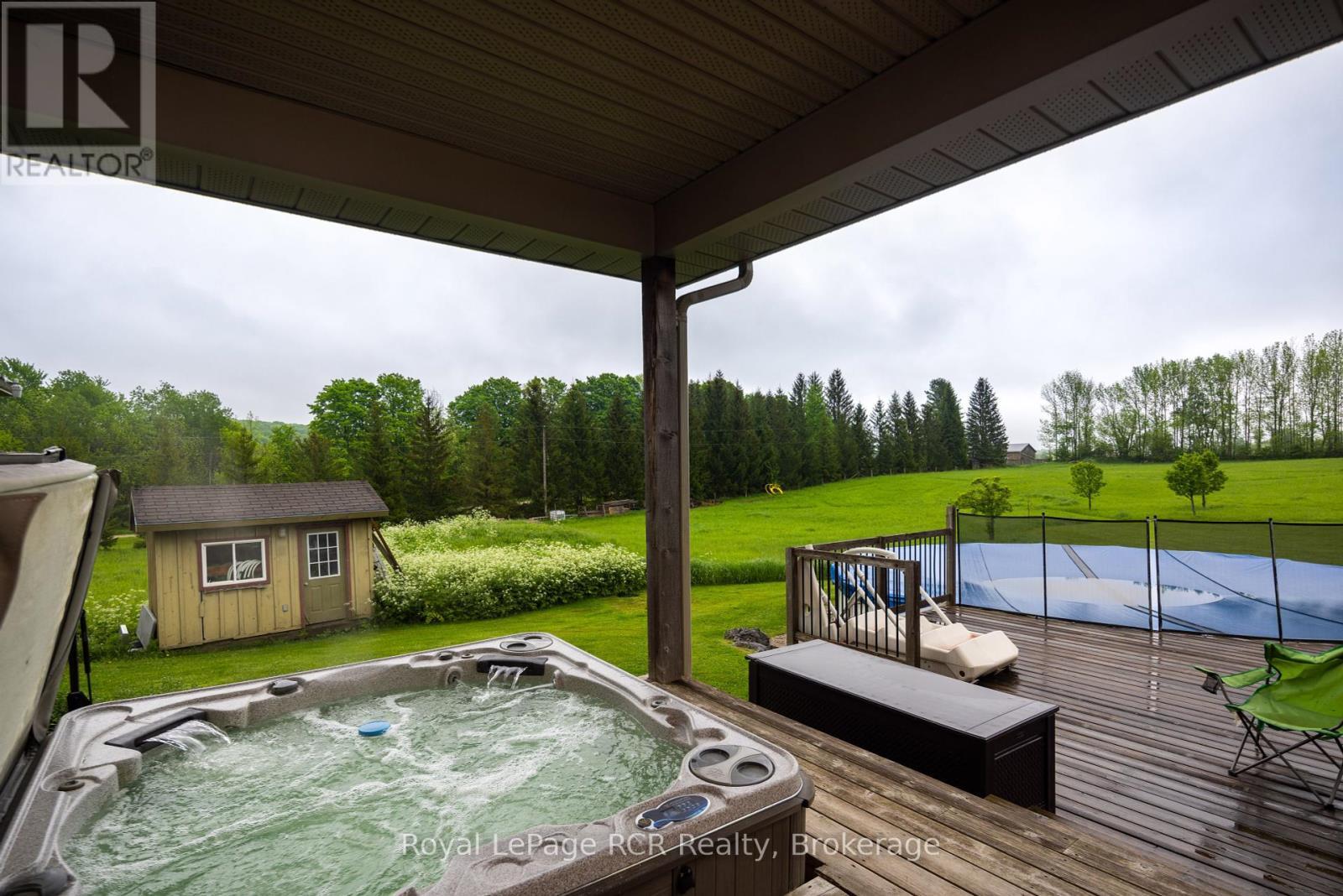 












023038 HOLLAND-SYDENHAM TOWNLINE

,
Chatsworth,




Ontario
N0H1G0

