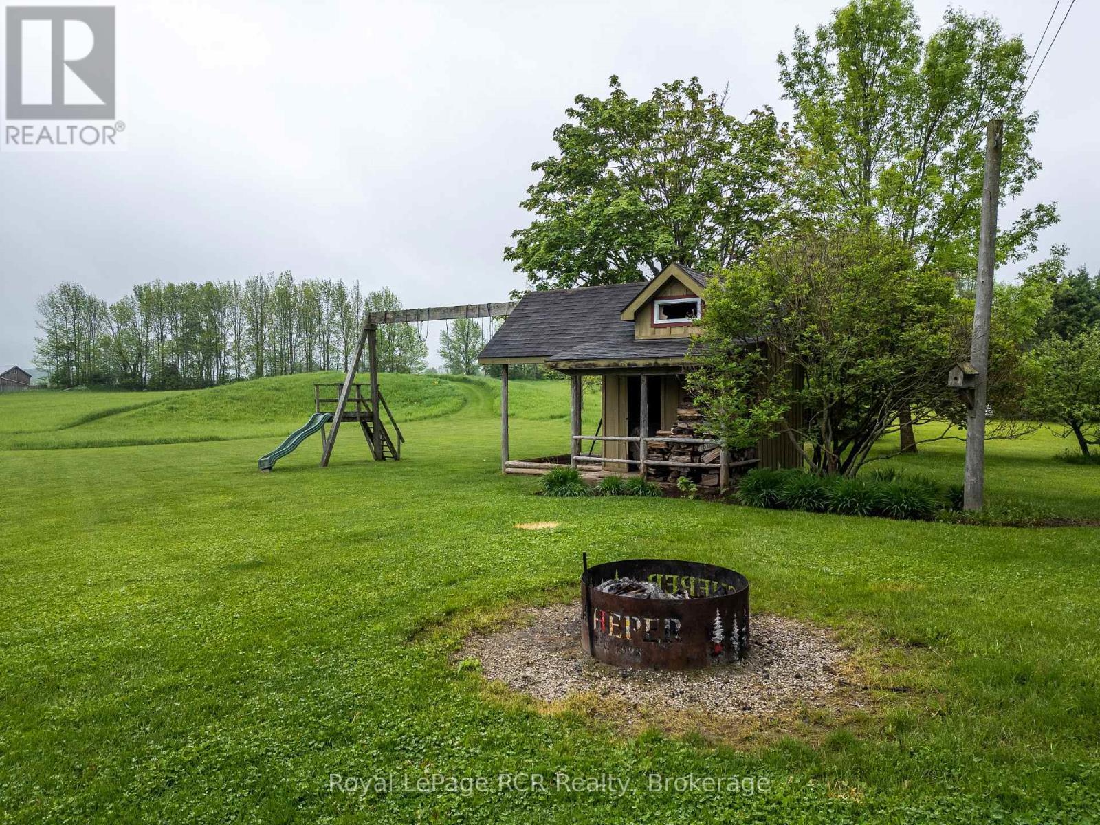 












023038 HOLLAND-SYDENHAM TOWNLINE

,
Chatsworth,




Ontario
N0H1G0

