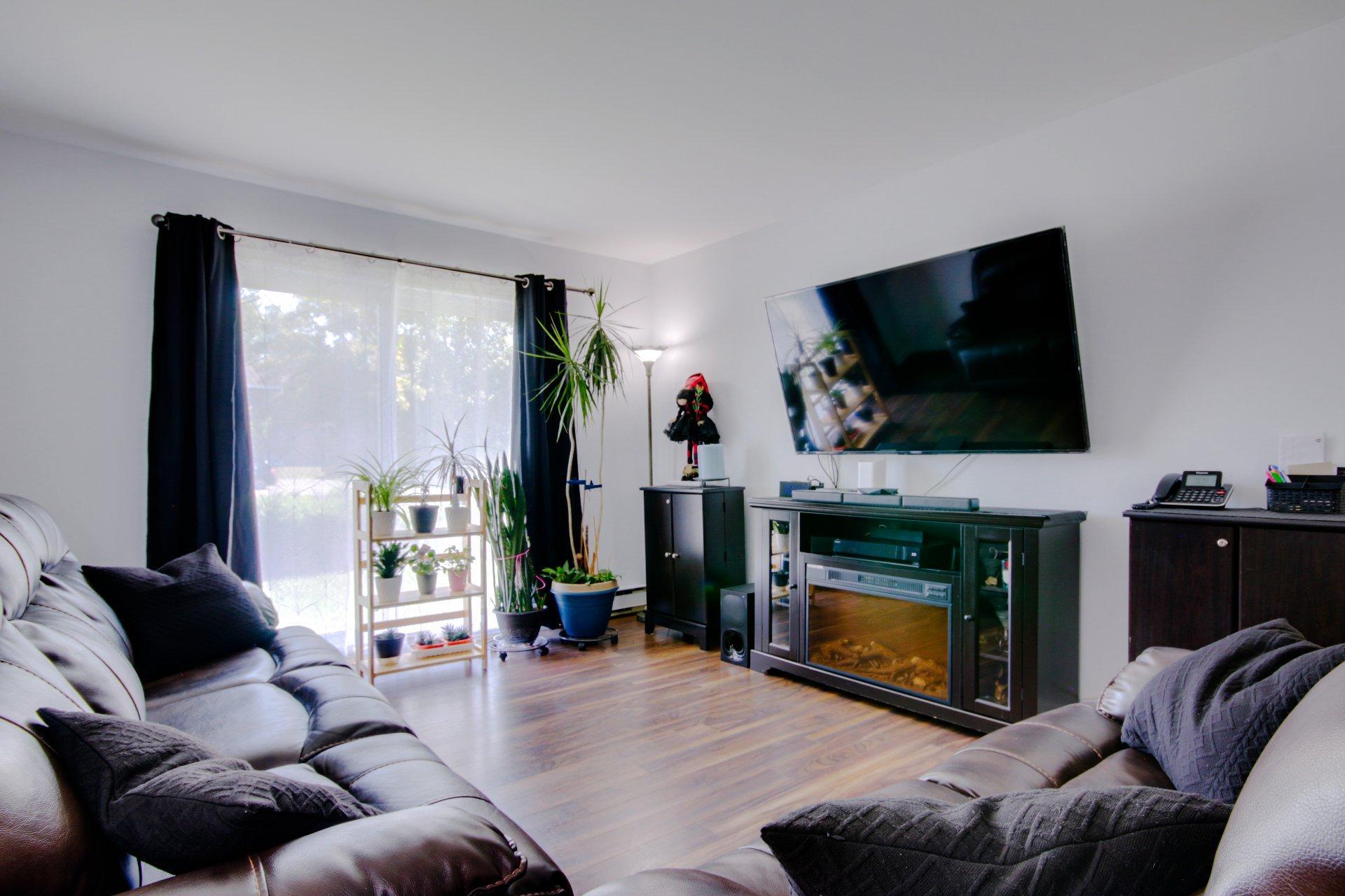 









505


Rue St-Maurice

,
Trois-Rivières,




QC
G8V1G7

