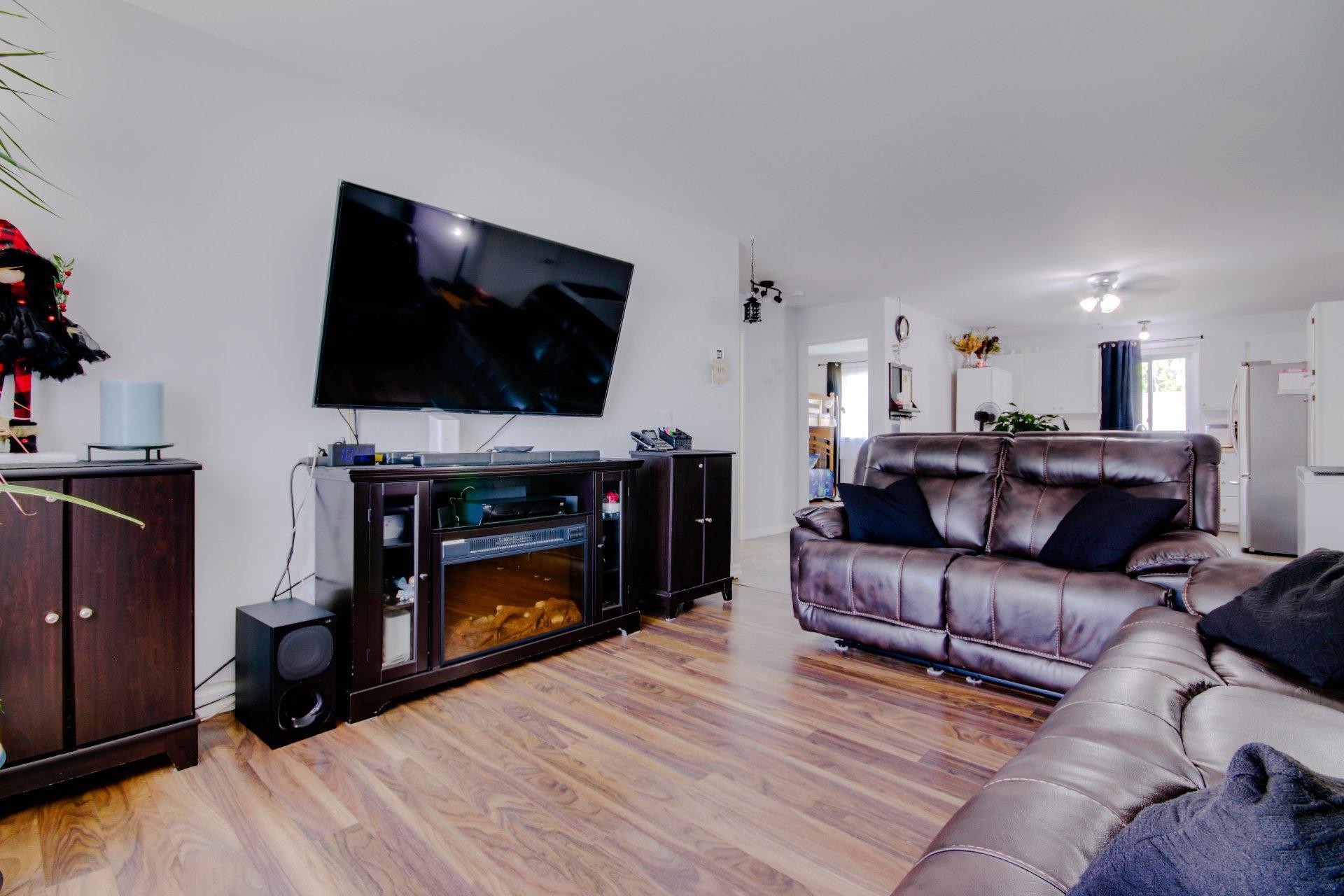 









505


Rue St-Maurice

,
Trois-Rivières,




QC
G8V1G7

