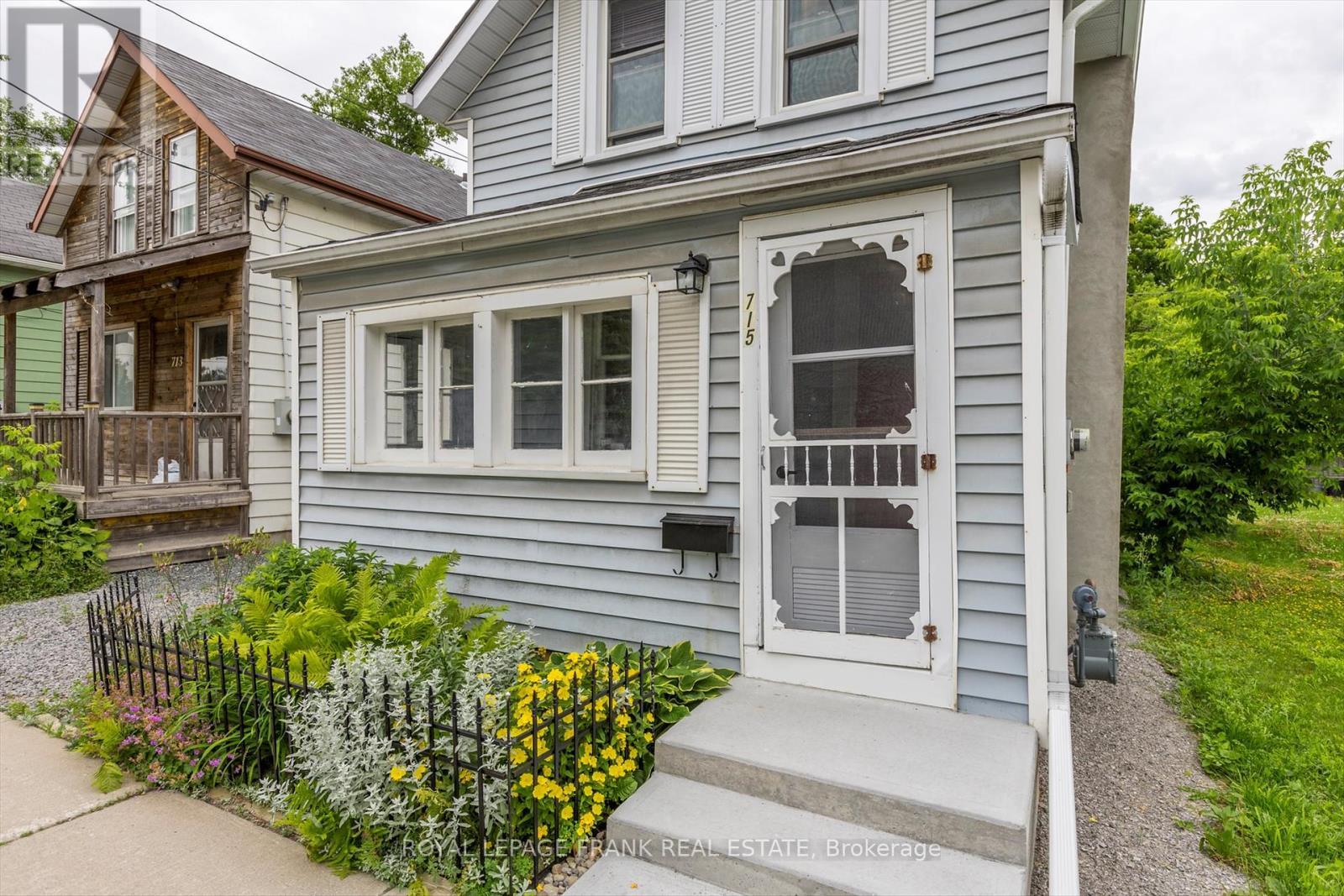 












715 CHAMBERLAIN STREET

,
Peterborough Central (South),




Ontario
K9J4M2

