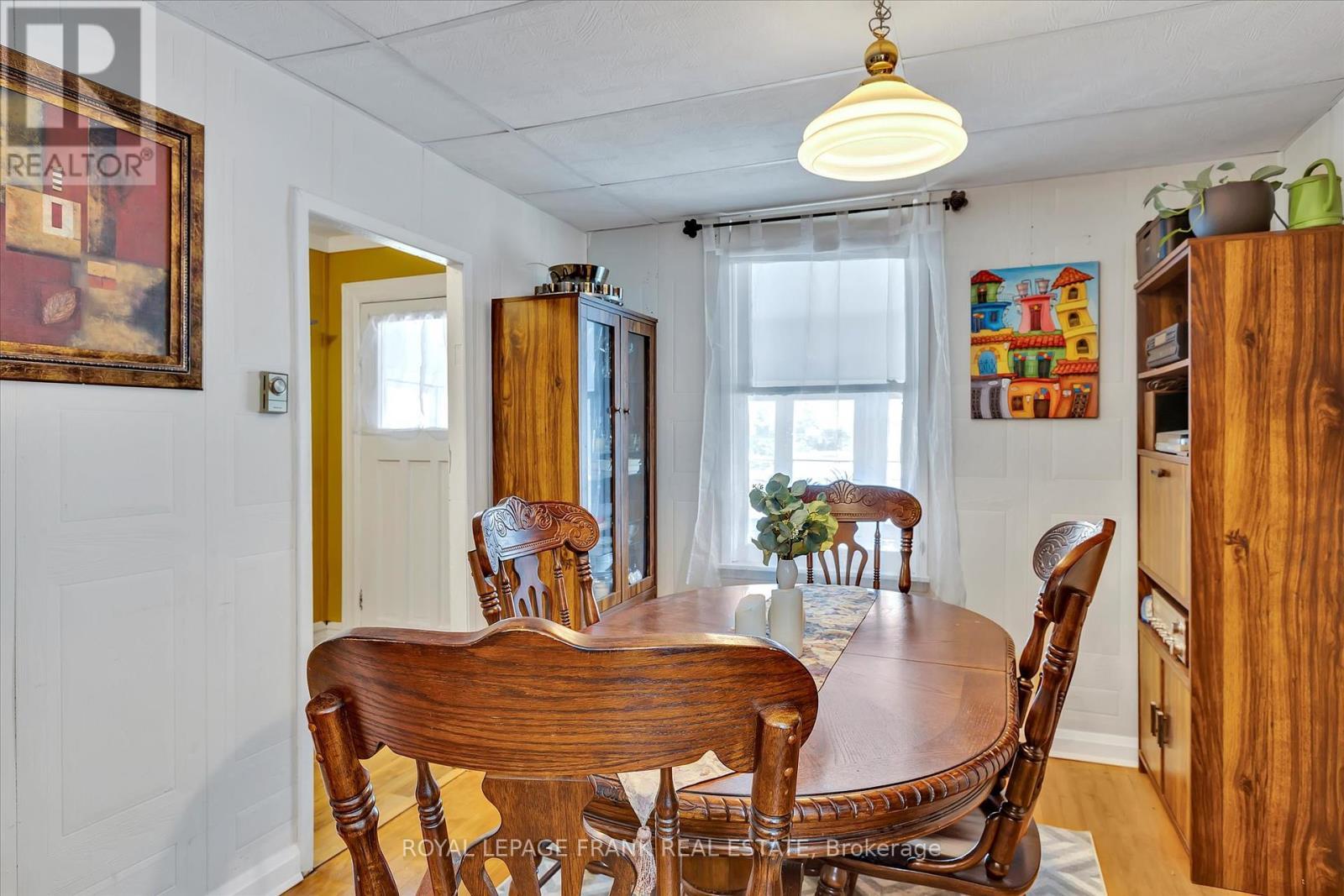 












715 CHAMBERLAIN STREET

,
Peterborough Central (South),




Ontario
K9J4M2

