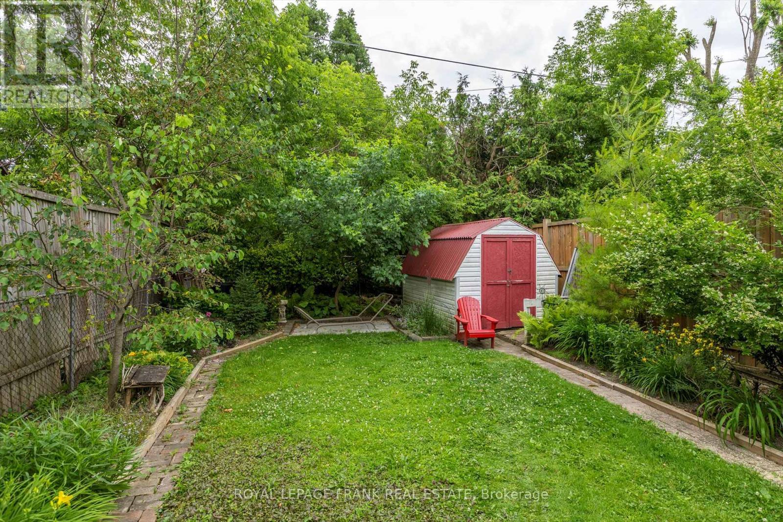 












715 CHAMBERLAIN STREET

,
Peterborough Central (South),




Ontario
K9J4M2

