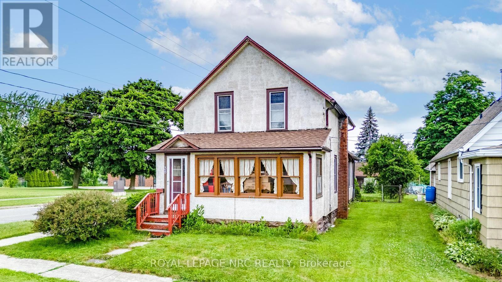 












38 EMERICK AVENUE

,
Fort Erie (Central),




Ontario
L2A2W3

