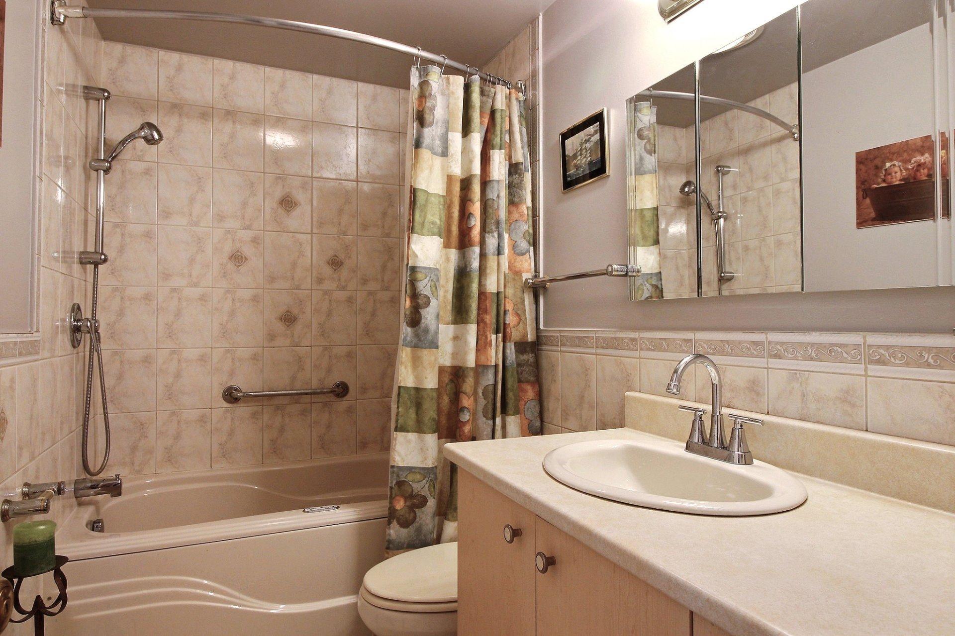 









53


Rue Marguerite

,
Grenville-sur-la-Rouge,




QC
J0V1B0

