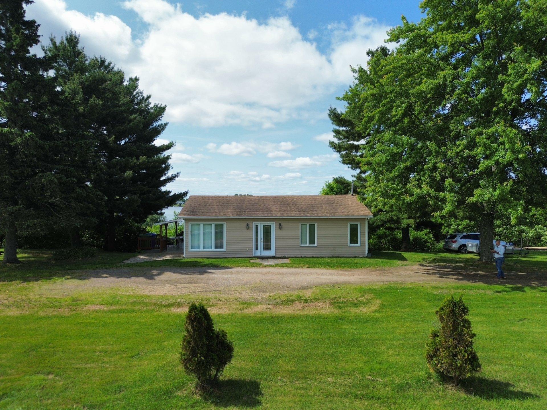 









53


Rue Marguerite

,
Grenville-sur-la-Rouge,




QC
J0V1B0

